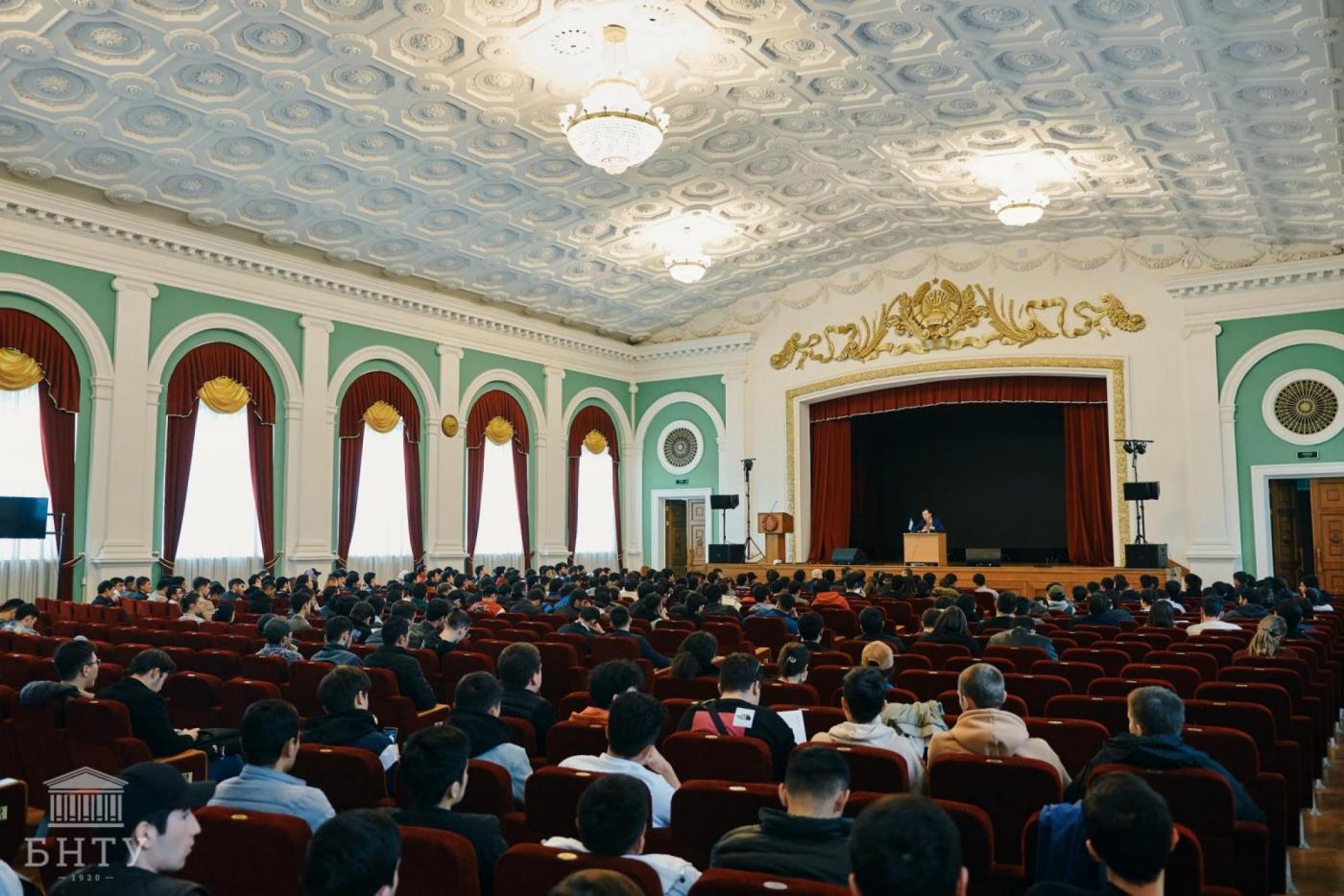 Состоялась встреча иностранных студентов с представителями посольства Республики Узбекистан в Республике Беларусь